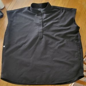 FIGS RAFAELA Black top. Medium